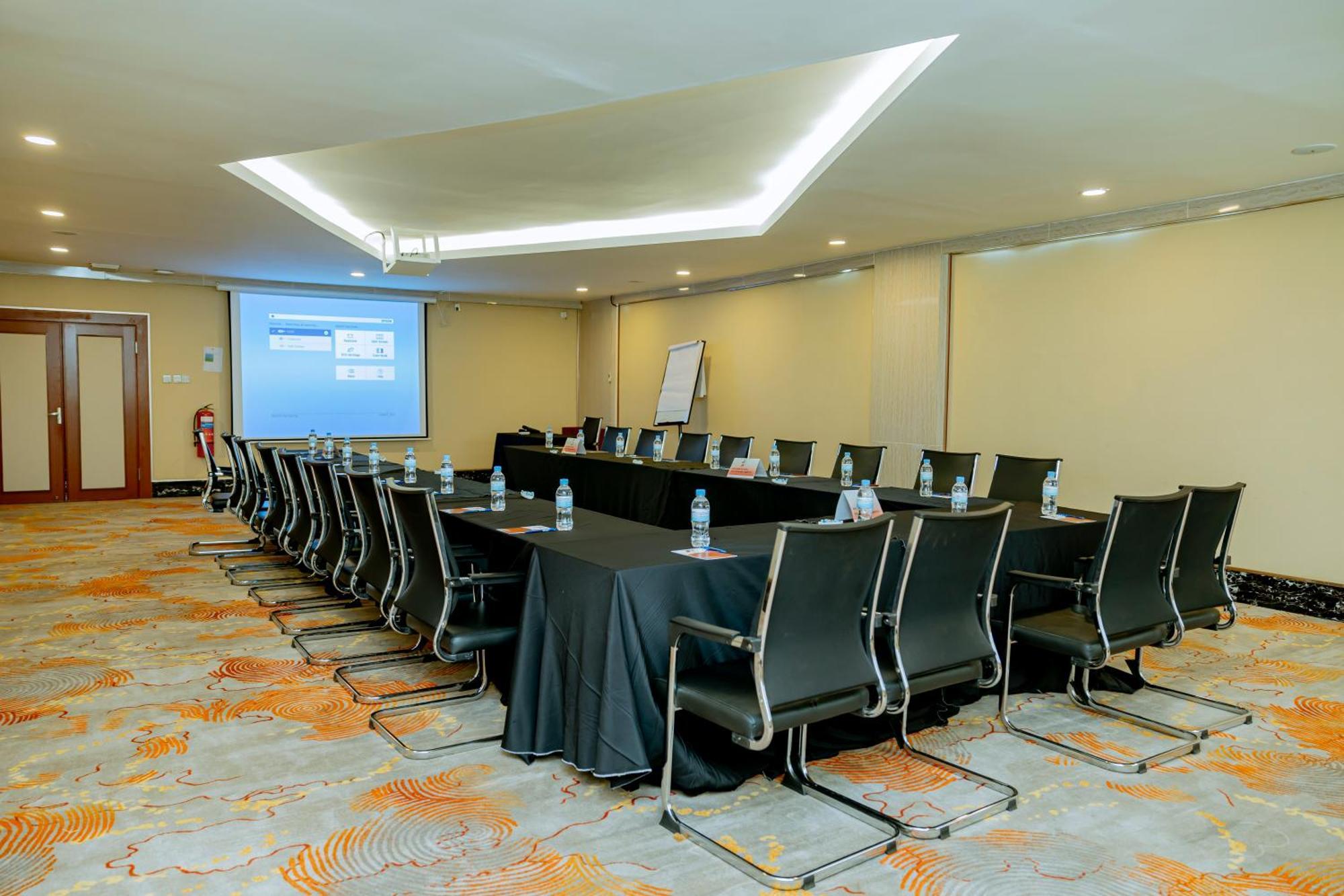 M Hotel קיגאלי מראה חיצוני תמונה